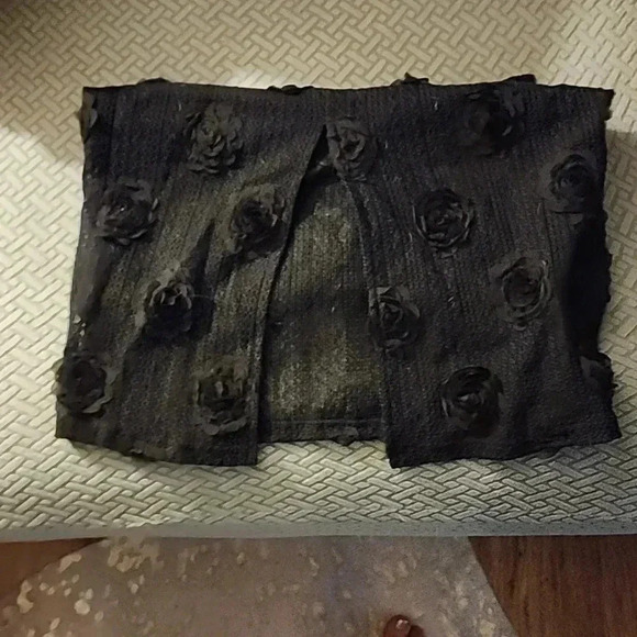 Bailey / 44 Black Rose Detailed Pencil Skirt - Picture 4 of 5